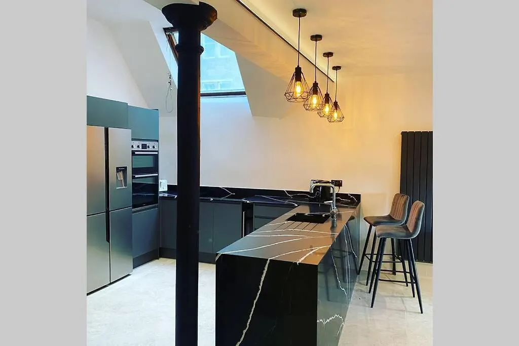 Luxury Royal Mile Boutique 2Bedroom Apartment Edinburgh