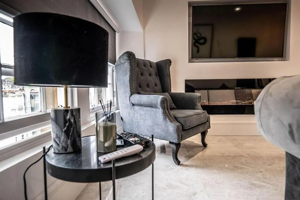 Luxury Royal Mile Boutique 2Bedroom Apartment Edinburgh 0*,  United Kingdom