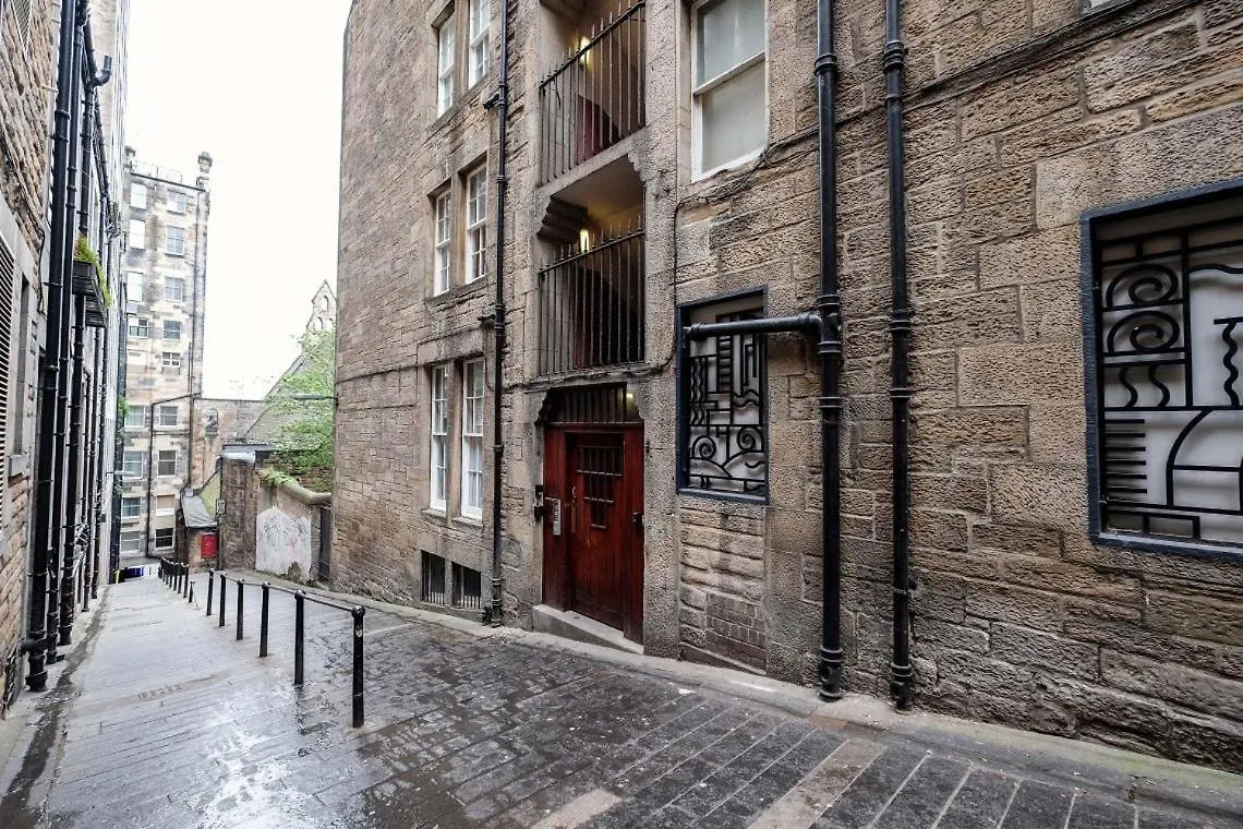 Luxury Royal Mile Boutique 2Bedroom Apartment Edinburgh