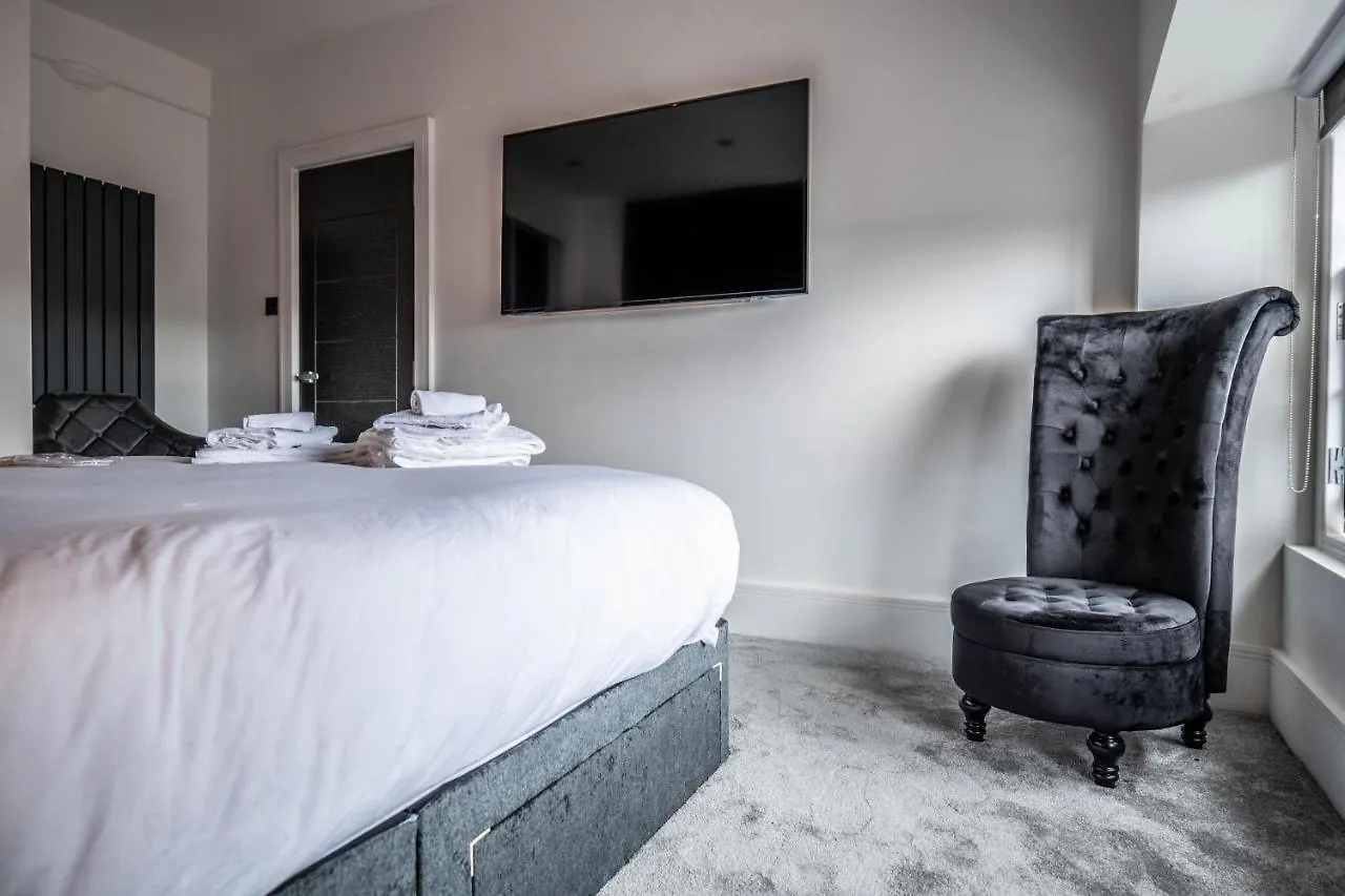 Luxury Royal Mile Boutique 2Bedroom Apartment Edinburgh