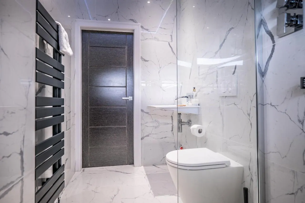 Luxury Royal Mile Boutique 2Bedroom Apartment Edinburgh 0*,  Großbritannien