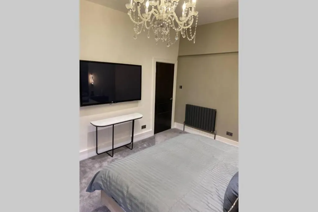 Luxury Royal Mile Boutique 2Bedroom Apartment Edinburgh