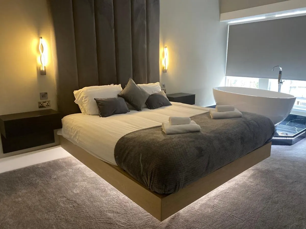 Luxury Royal Mile Boutique 2Bedroom Apartment Edinburgh