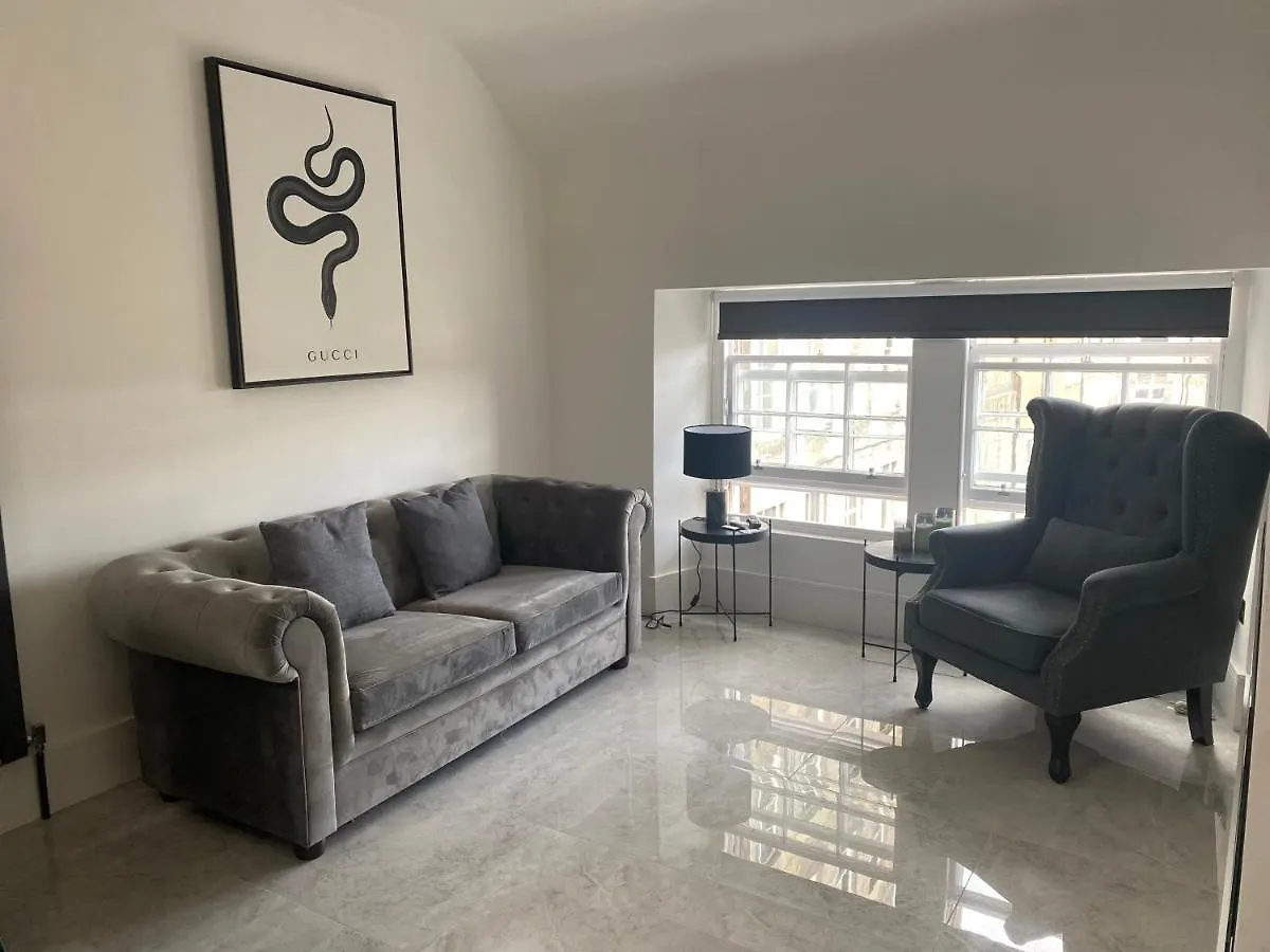 Luxury Royal Mile Boutique 2Bedroom Apartment Edinburgh 0*,