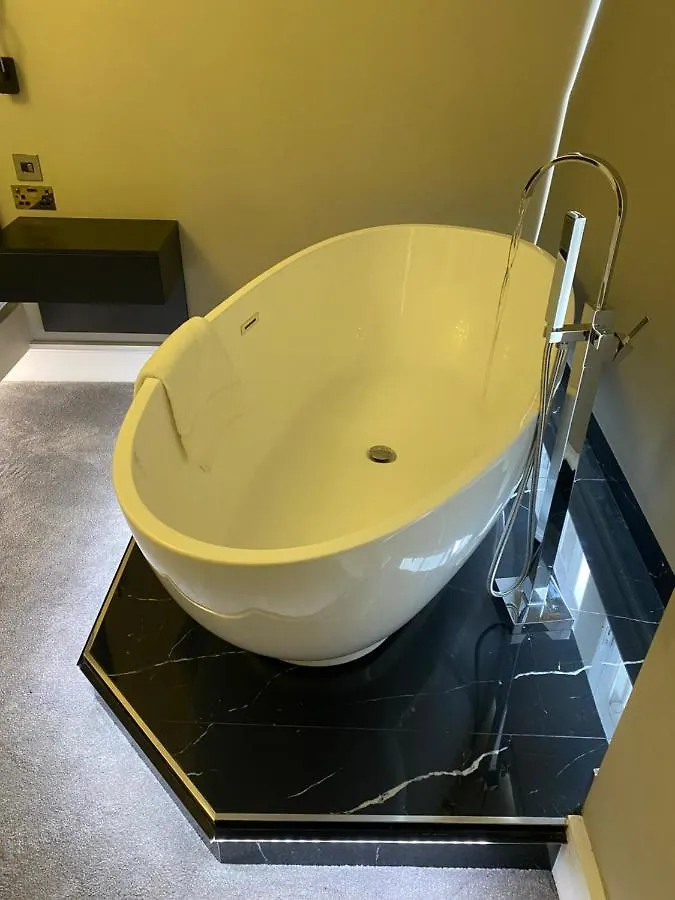 Luxury Royal Mile Boutique 2Bedroom Apartment Edinburgh