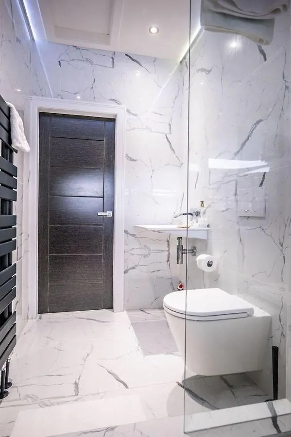 Luxury Royal Mile Boutique 2Bedroom Apartment Edinburgh Großbritannien
